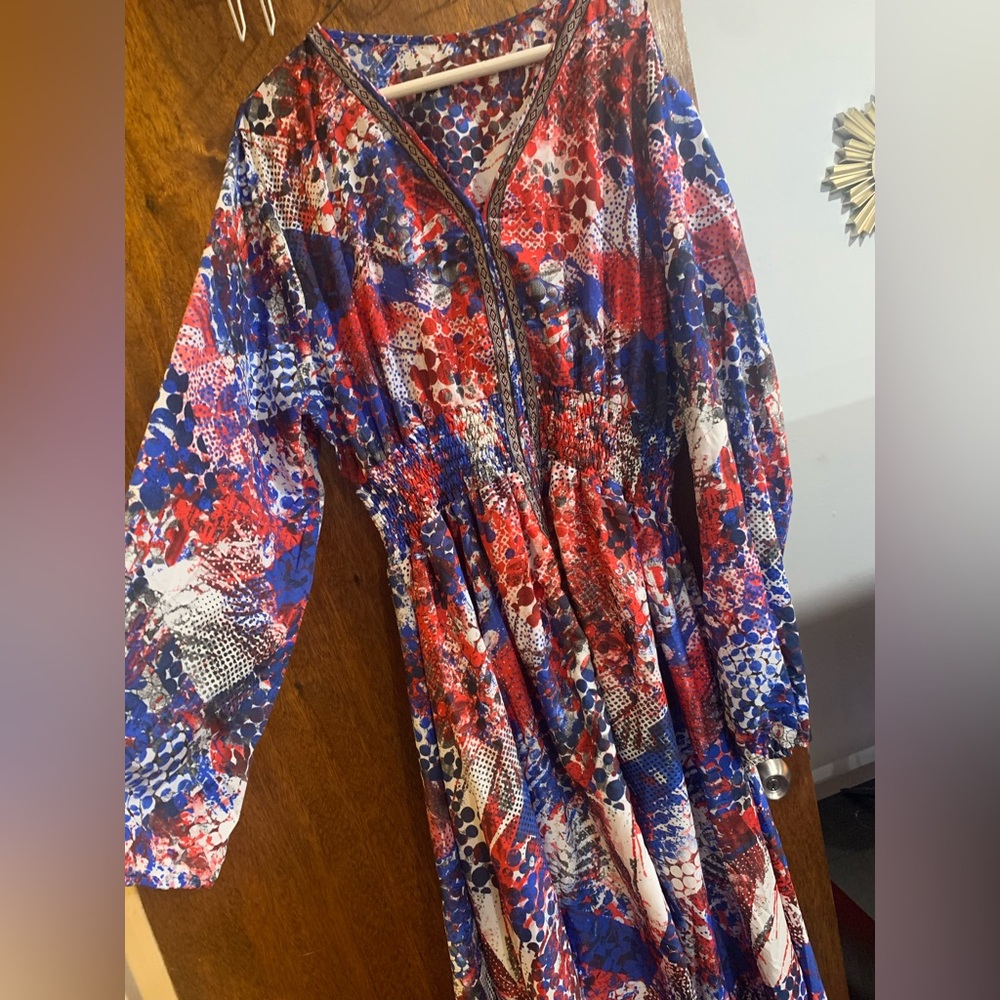 Extremely long Maxi dress. Good for size M, L and XL. Worn once to a work party. - Picture 2 of 5